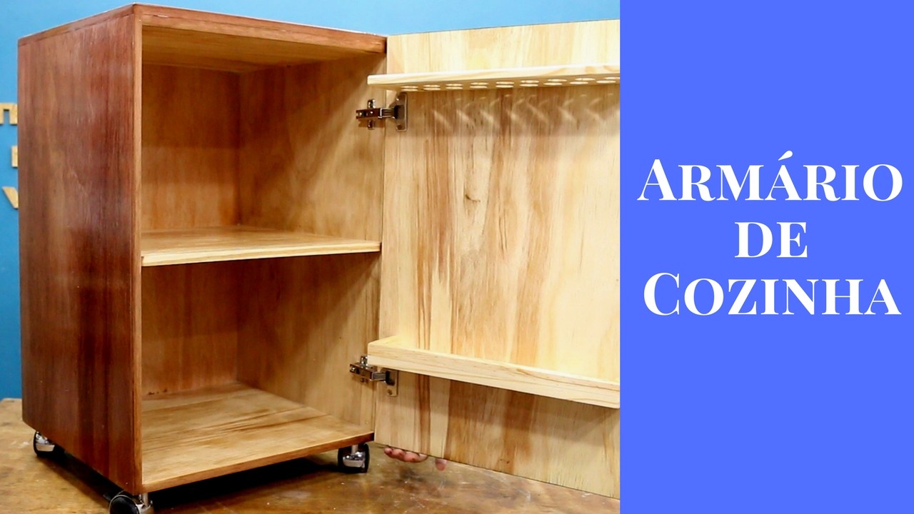 Armário de cozina com porta temperos