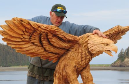 Escultura com motosserra