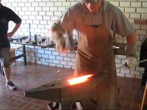 Faca artesanal usando cabo de aço