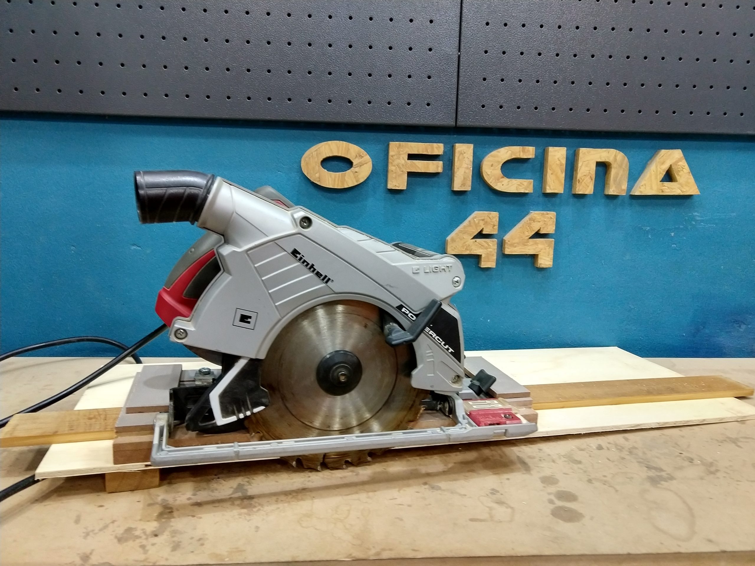 Esquadro para serra circular manual – Precisão e segurança para você